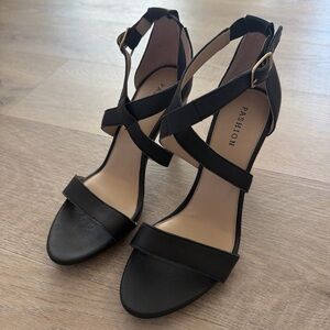Pashion Women’s convertible Black Strappy Women's heels. Leather straps, US7